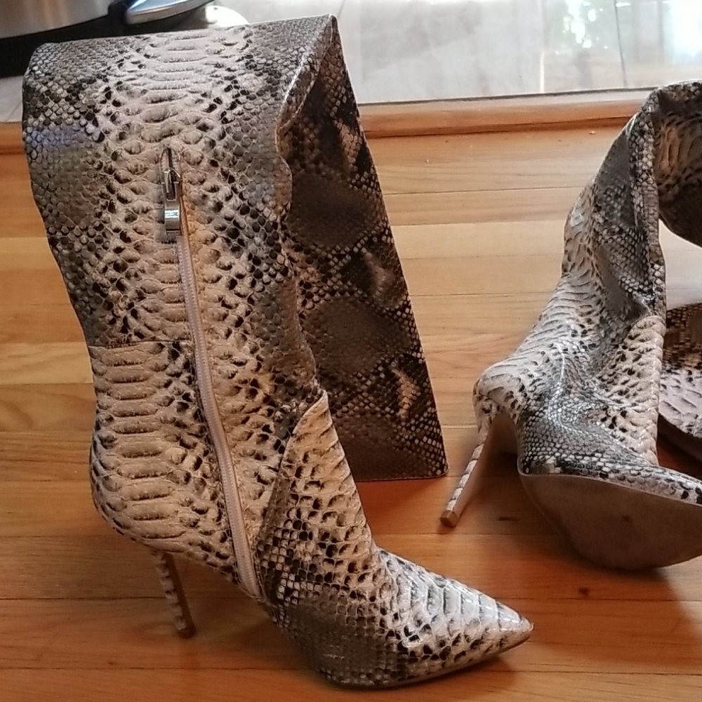 Heels - Picture 3 of 3